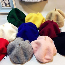 Load image into Gallery viewer, Baby Hat Beret British Painter Bud Of Pure Wool Cap For Girls In Modern New Retro Design
