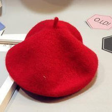 Load image into Gallery viewer, Baby Hat Beret British Painter Bud Of Pure Wool Cap For Girls In Modern New Retro Design
