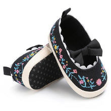 Load image into Gallery viewer, First Walkers Baby Girls Soft Soled Anti-Slip White Bow Shoe Luxury Stylish Shoes For Baby Girl Perfect Gift
