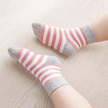 Load image into Gallery viewer, Newborn Soft Genuine Leather Anti Slip High Quality Baby Shoes First Walkers Baby Skid-Proof Shoes
