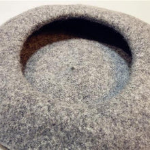 Load image into Gallery viewer, Baby Hat Beret British Painter Bud Of Pure Wool Cap For Girls In Modern New Retro Design
