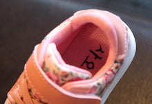 Load image into Gallery viewer, Baby Shoes Comfortable Leather Kids Sneakers Newborn Shoes Soft Bottom First Walker Durable Shoes For Baby Girl
