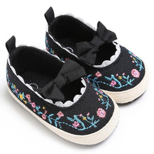 Load image into Gallery viewer, First Walkers Baby Girls Soft Soled Anti-Slip White Bow Shoe Luxury Stylish Shoes For Baby Girl Perfect Gift
