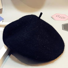 Load image into Gallery viewer, Baby Hat Beret British Painter Bud Of Pure Wool Cap For Girls In Modern New Retro Design
