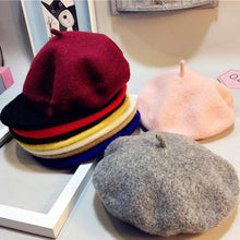 Load image into Gallery viewer, Baby Hat Beret British Painter Bud Of Pure Wool Cap For Girls In Modern New Retro Design
