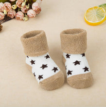 Load image into Gallery viewer, 1 Pair Newborn Cotton Striped Warm Slippers Socks For Baby Girls And Boys Very Comfortable And Soft Material
