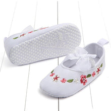 Load image into Gallery viewer, Newborn First Walkers Toddler Shoes Non-slip Baby Girls Kids Floral Shoes Princess Shoes Soft Sole Kids Toddler Infant Boots
