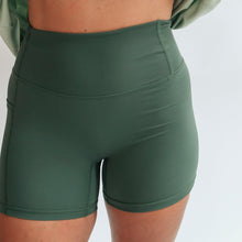 Load image into Gallery viewer, The Courtside Bike Shorts with Pocket – 4.5 inch inseam
