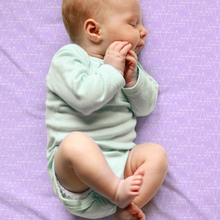 Load image into Gallery viewer, Jersey Knit Polyester Crib Sheet in Diamond Dreams
