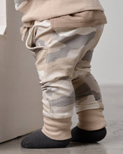 Load image into Gallery viewer, Jogger - Faded Camo
