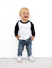 Load image into Gallery viewer, Light Wash Distressed Denim
