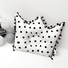 Load image into Gallery viewer, Newborn Baby Shaping Pillow Cute Crown Shape Backrest Cushion Anti-head Correction Bed Neck Support Pillows Baby Pillow Baby Bedding Air Mesh Organic Cotton Soft Baby Pillow Newborn Anti Flat Head Syndrome for Crib Cot Baby Pillow

