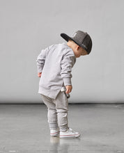 Load image into Gallery viewer, Pullover - Grey
